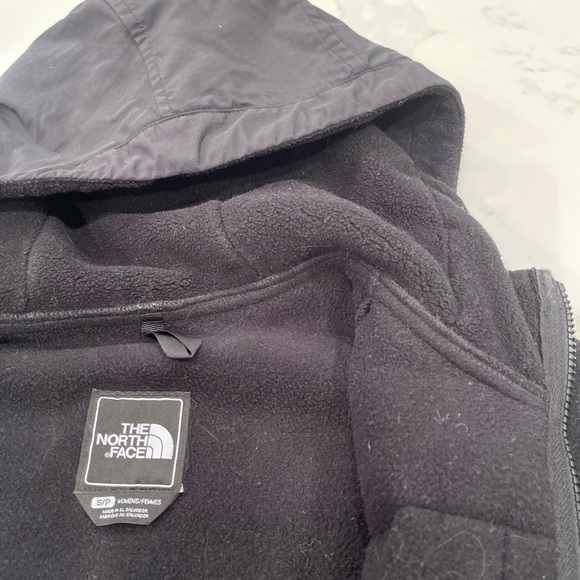🎉HOST PICK🎉 The North Face black “Denali” zip up jacket with hood - Picture 7 of 11
